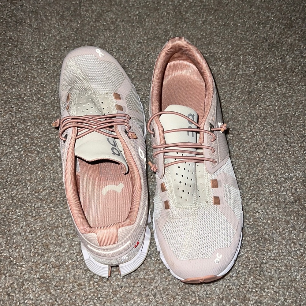On cloud shoes women